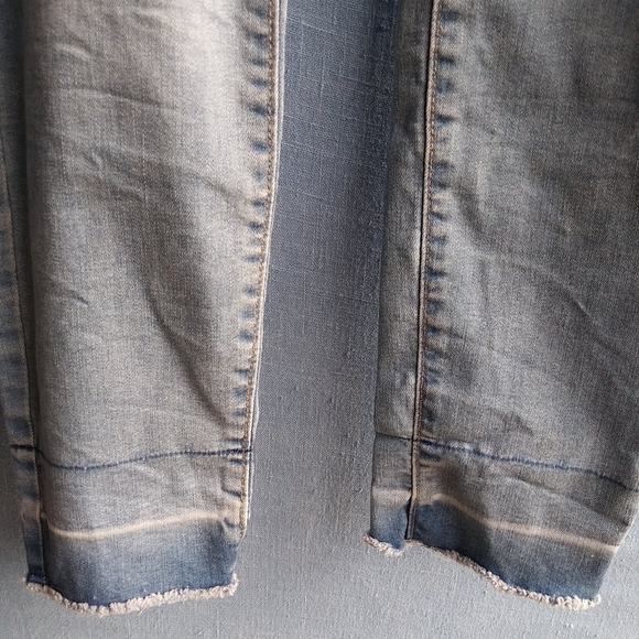 Old Navy Rockstar Women's Size 4 Skinny Jeans - Picture 3 of 6